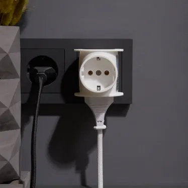 Тройник электрический универсальный 16 А одно гнездо с заземлением белый | 11-1080 | REXANT