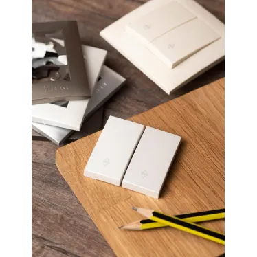 Валенсия лицевая панель выключателя 2-кл. проходного 10А жемчуг