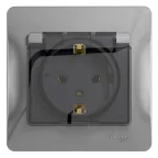 GLOSSA Розетка с заземлением со шторками с крышкой алюминий в сборе IP20