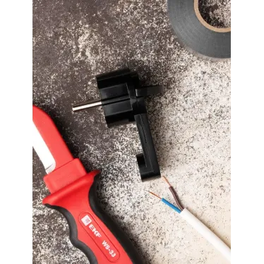 Вилка угловая плоская с/з черная СТЕЛС 16А 250 В PRO