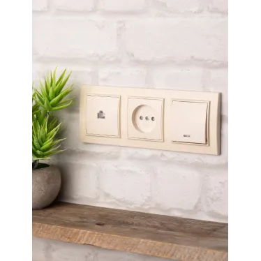 Рамка трехместная горизонтальная бежевый Минск