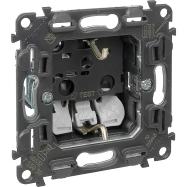 Valena IN MATIC Розетка силовая 2К+З 16А 250В со шторками безвинтовые зажимы