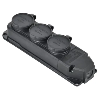 Розетка (колодка) тройная (трехместная)с защитной крышкой IP44 каучук черная GENERICA