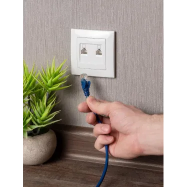 Валенсия розетка компьютерная RJ-45 2-местная белая