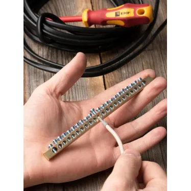 Шина PEN ноль-земля 6х9мм 22 отверстия латунь крепеж по краям PROxima