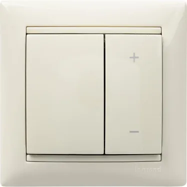 VALENA Светорегулятор 4-кнопочный в рамку слоновая кость 600Вт