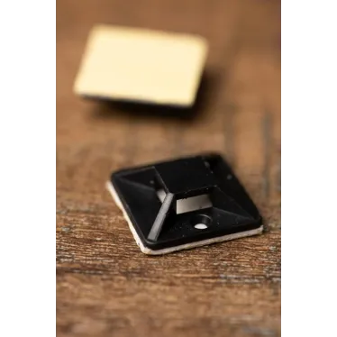 Площадка самоклеящаяся (25х25 мм) черная (100 шт)