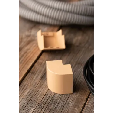 Угол внешний (40х25) (4 шт) Plast под светлое дерево