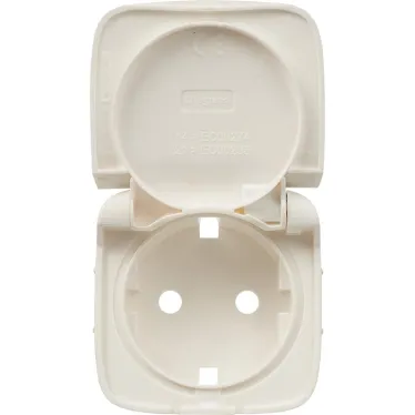 Valena ALLURE Лицевая панель розетки 2К+З с крышкой Белая