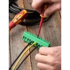 Шина 0 PE (6х9мм) 12 отверстий латунь зеленый изолированный корпус на DIN-рейку PROxima