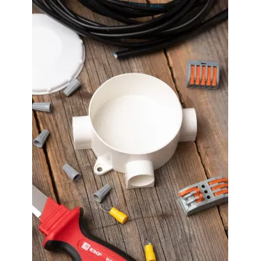 Коробка распаячная КМР-040-040 трехрожковая белая (70х35) PROxima