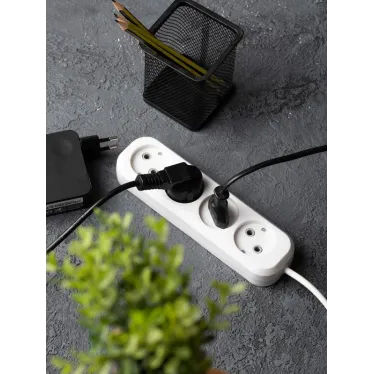 Удлинитель 'Эксперт' 4 гнезда 2 метра 10А/2.2кВт без заземления ПВС 2х0.75 PROxima