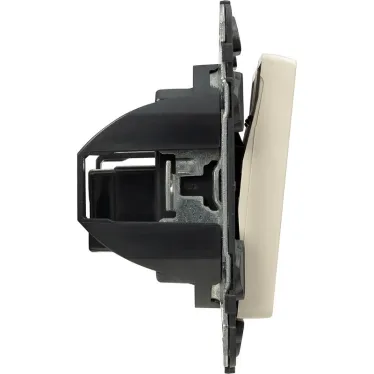 Valena LIFE Выключатель трехклавишный 10АХ 250В с лицевой панелью Винтовые зажимы Слоновая кость