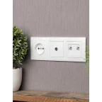 Валенсия рамка 3-местная белая