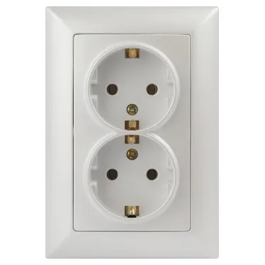 Розетка Intro Solo 4-205-06 с заземлением дв