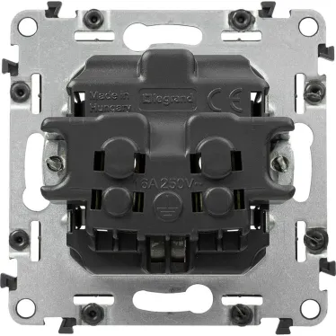 Valena IN MATIC Розетка силовая 2К+З 16А 250В винтовые зажимы