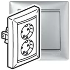 VALENA Розетка двойная с заземлением в сборе со шторками алюминий