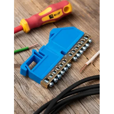 Шина нулевая 63.12 изолятор на DIN-рейку латунь