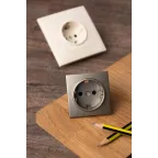 Валенсия лицевая панель розетки 1-местной с/з 16А кашемир с защ. штор.