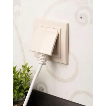 Розетка Минск 1-местная СП с заземлением с крышкой 16А бежевая с защитными шторками IP44