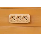 Quteo розетка тройная с заземлением с защитными шторками - 16 A - 250 В IP 20 - Дерево