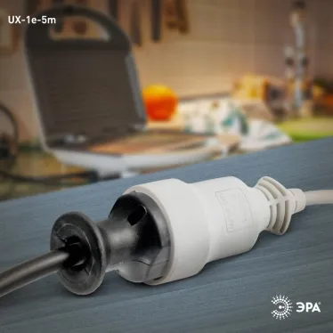 Удлинитель электрический с заземлением 1 розетка 5м ПВС 3x0,75мм2 10А UX-1е-5m ЭРА