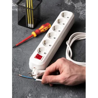 Колодка 6 гнездс заземлением с выключателем 16А Эксперт