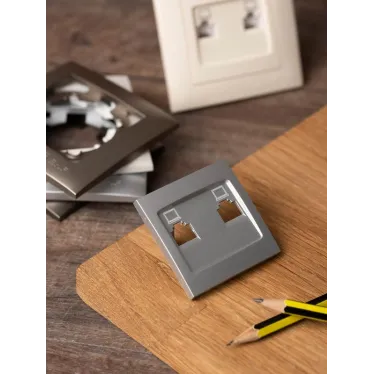 Валенсия лицевая панель розетки RJ-45 2-местная сталь