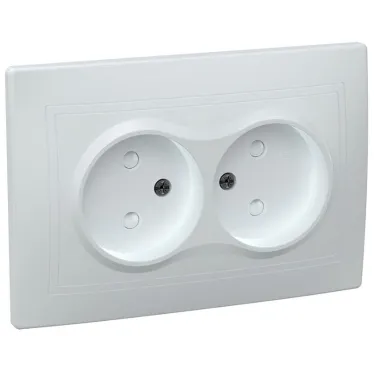 КВАРТА Розетка двойная без заземления сошторками 10А белый