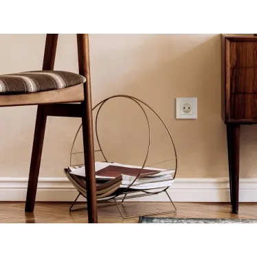 ETIKA Розетка без заземления слоновая кость