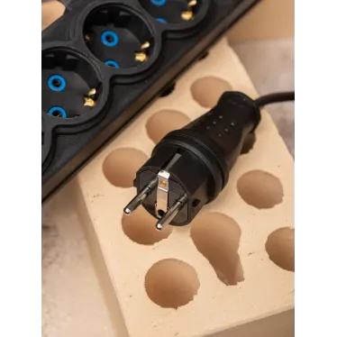 Вилка прямая каучуковая 230В 2P+PE 16A IP44 Марс