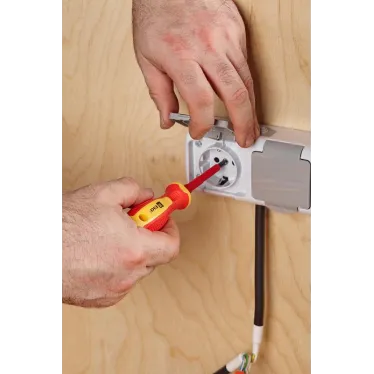 Отвертка Expert PH1x80 мм 1000В