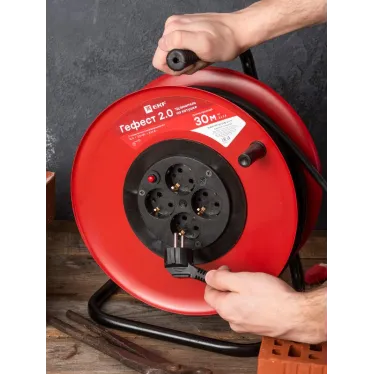 Удлинитель на катушке Гефест 2.0 4 гнезда 30м с заземлением и предохранителем КГ 3x2.5 16А/3.5кВт PROxima