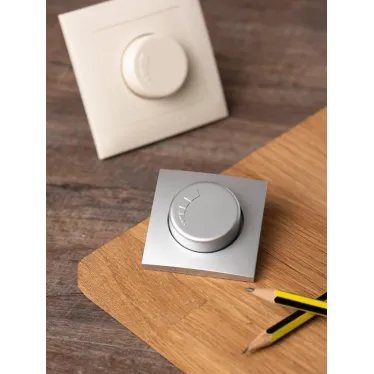 Валенсия лицевая панель светорегулятора 600W 220В сталь