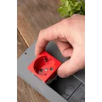 Розетка 45х45 PRO, с заземлением, красная , 45 град