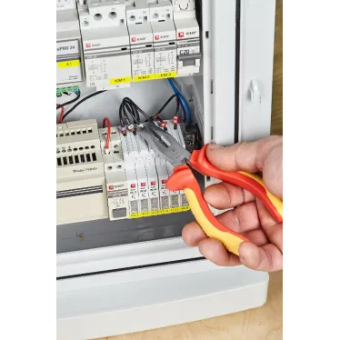 Длинногубцы изогнутые Expert 160 мм 1000В