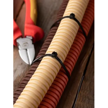 Хомут 3.6х370 черный нейлон (100шт)