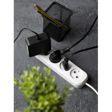 Удлинитель 'Эксперт' 4 гнезда 3 метра 10А/2.2кВт без заземления ПВС 2х0.75 PROxima