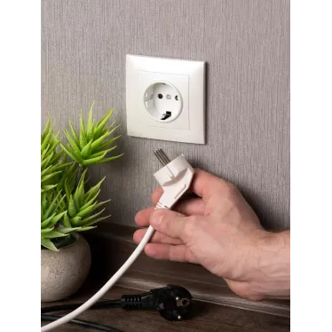 Валенсия лицевая панель розетки 1-местной с/з 16А жемчуг с защ. штор.