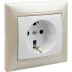 VALENA Розетка с заземлением в рамку белая