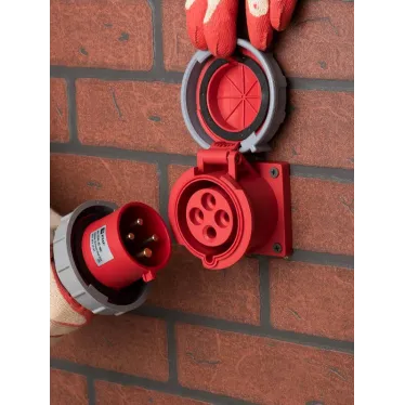 Розетка стационарная внутренняя 3242 3Р+РЕ 32А 380В IP67 PROxima