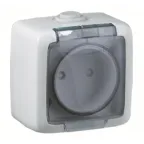 Розетка наружная со шторками без заземления белая