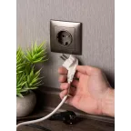 Валенсия лицевая панель розетки 1-местной с/з 16А графит с защ. штор.