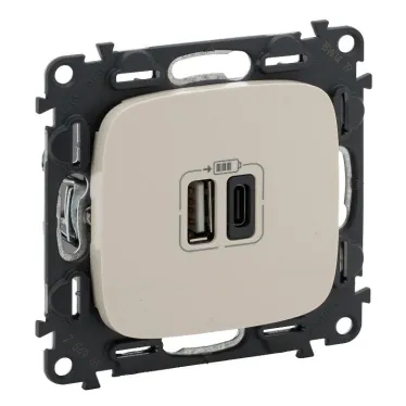 Valena ALLURE.Зарядное устройство с двумя USB-разьемами тип А-тип С 240В/5В 3000мА.С лицевой панелью.Цвет Слоновая кость