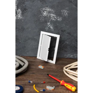 Люк ревизионный пластик с нажимным замком 150х200 Basic