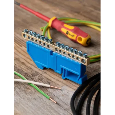 Шина нулевая 63.14 изолятор на DIN-рейку латунь