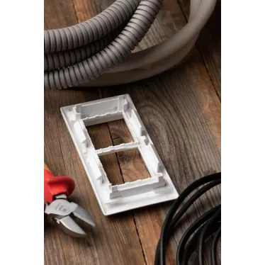 Рамка+суппорт на 4 модуля (2 поста) C-Line