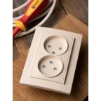 Розетка двухместная СП без заземления 10А бежевый с защитными шторками Минск