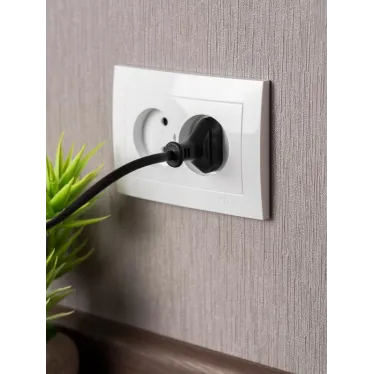 Валенсия розетка 2-местная б/з 10А белая с защ. штор.