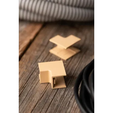 Угол внутренний (16х16) (4 шт) Plast под светлое дерево